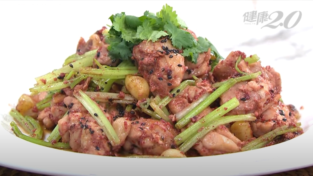 食譜／調血脂、降膽固醇快吃紅麴料理！加1食材顧好血壓－紅麴蒜仁苦茶油雞