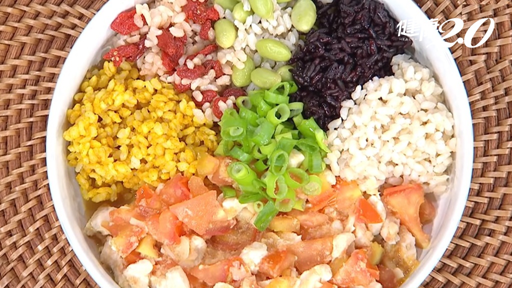 主廚五色怪物飯/習慣吃重鹹?中醫教五色取代鹹味入腎!糙米飯搭辛香料,排濕又減重