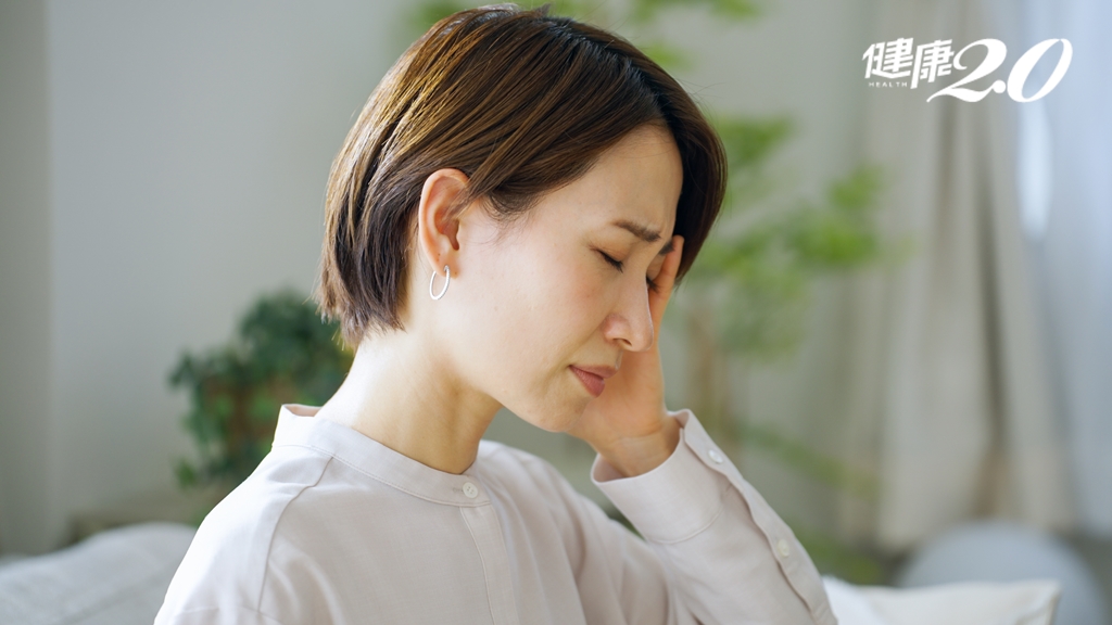 治療卵巢早衰、更年期這樣做！1招預防<span style="color:#1BA42B;">骨質</span>疏鬆、保護心血管