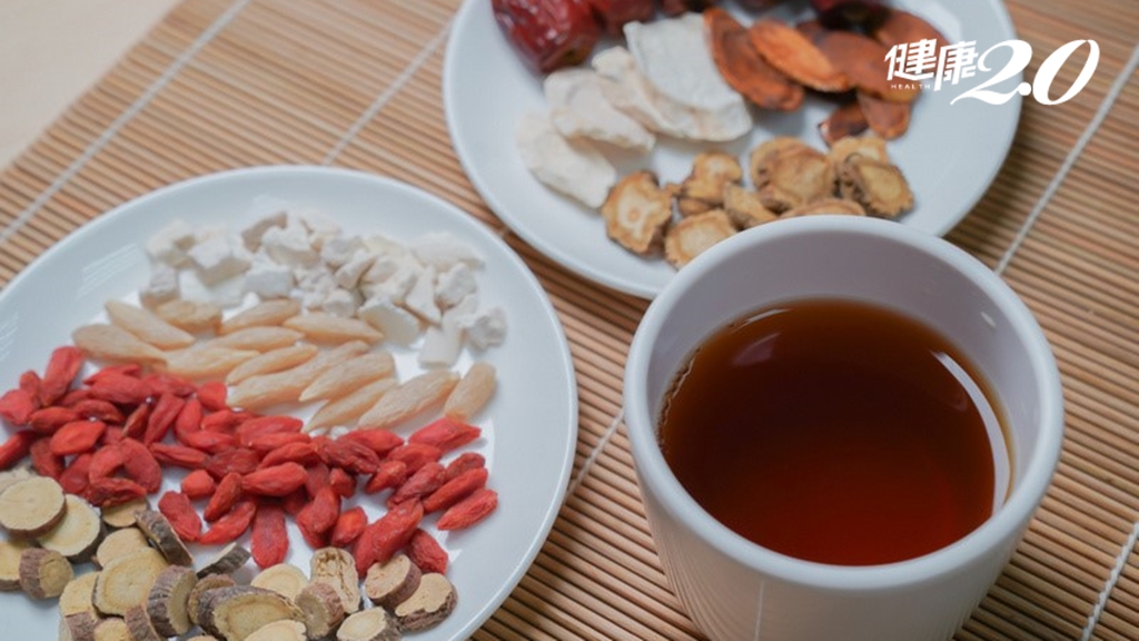 春天怎麼保養？春<span style="color:#1BA42B;">養肝</span>吃什麼？喝這杯增抵抗力