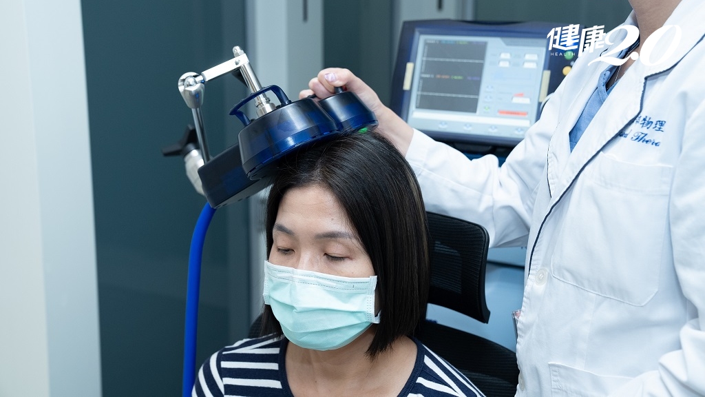 37歲女昏迷20天後腦中風！甦醒後四肢癱軟、口齒不清 這「新療法」突破復健困境