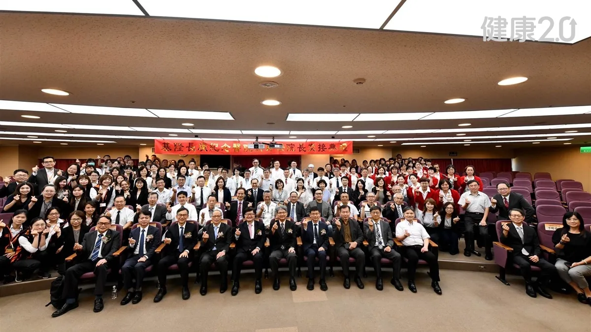 長庚醫院新院長就任，吳俊德、<span style="color:#1BA42B;">賴旗俊</span>接掌基隆與土城醫院