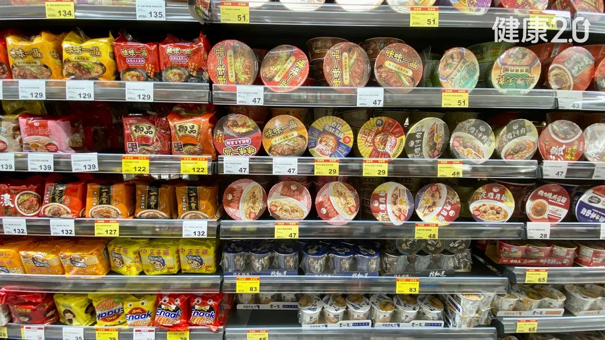 泡麵過期還能吃嗎？日本大廠說可以 醫示警1現象不要吃