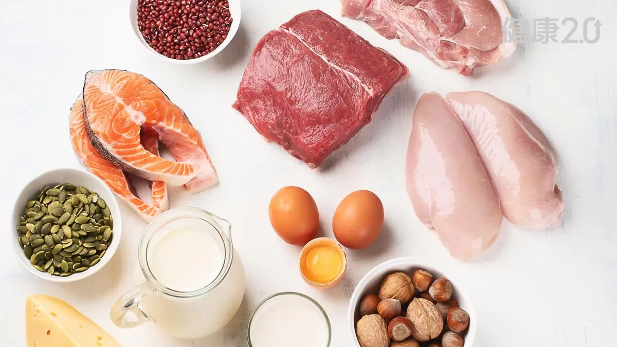 別再傻少吃肉！醫公開「快補蛋白質祕訣」，這樣吃增肌防老