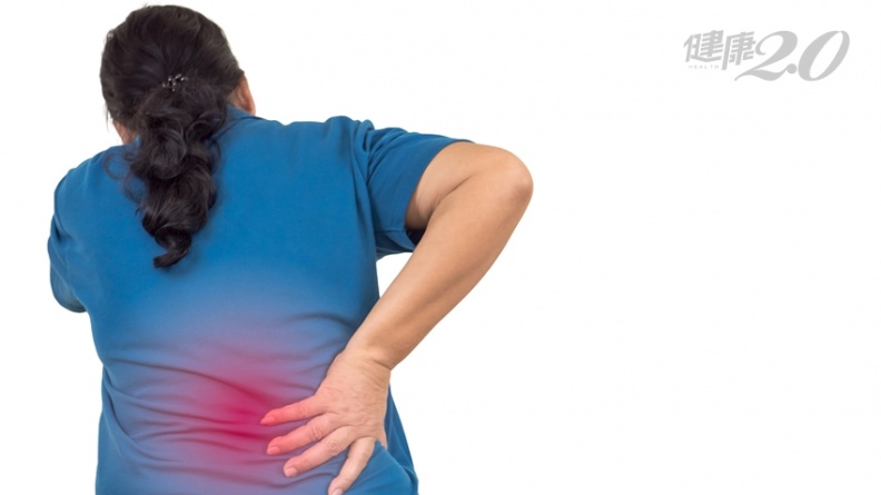 坐骨神經痛害怕手術風險高？新療法免開刀、能止痛，椎間盤突出也消失