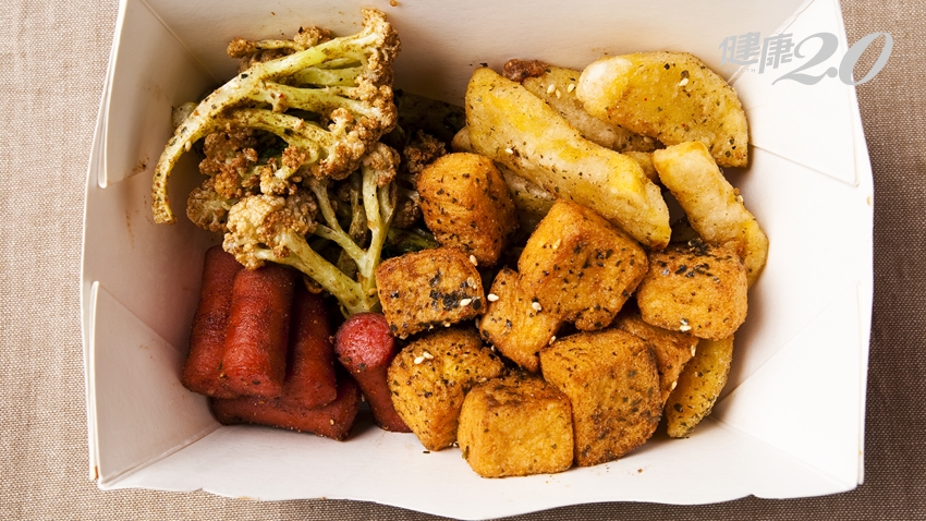 愛吃鹽酥雞小心肝病！尿液看一眼，這個顏色最危險