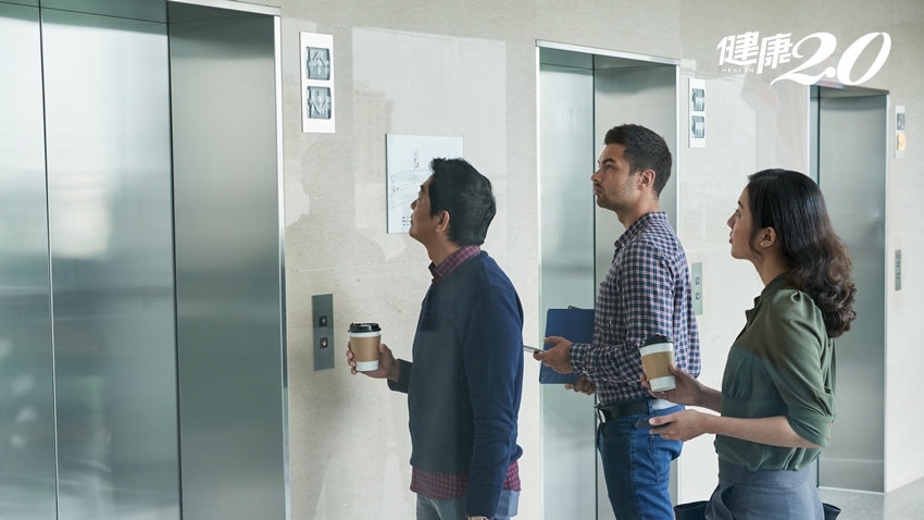 日本新規：抽完菸禁搭電梯 吸菸的危害究竟有多大？