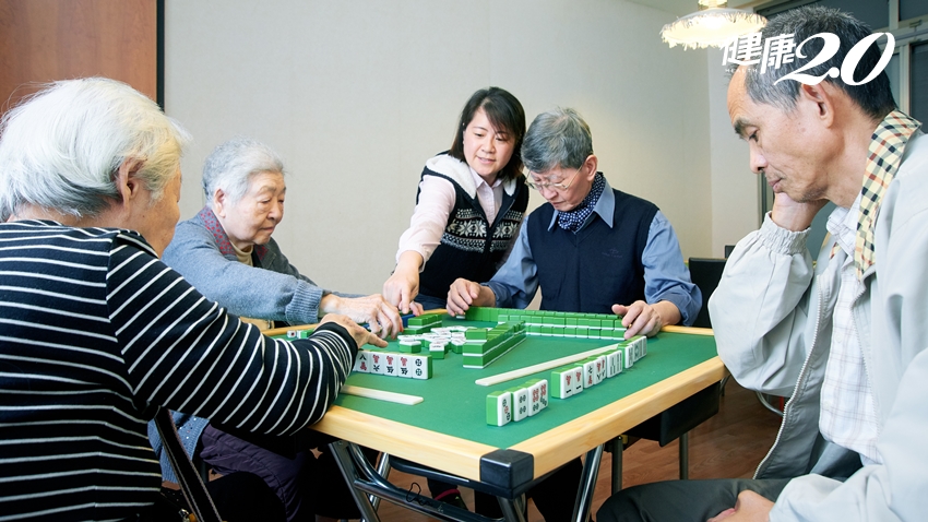 別把失智長輩關在家…「輔助療法」活腦動四肢、延緩病程/medical/310679