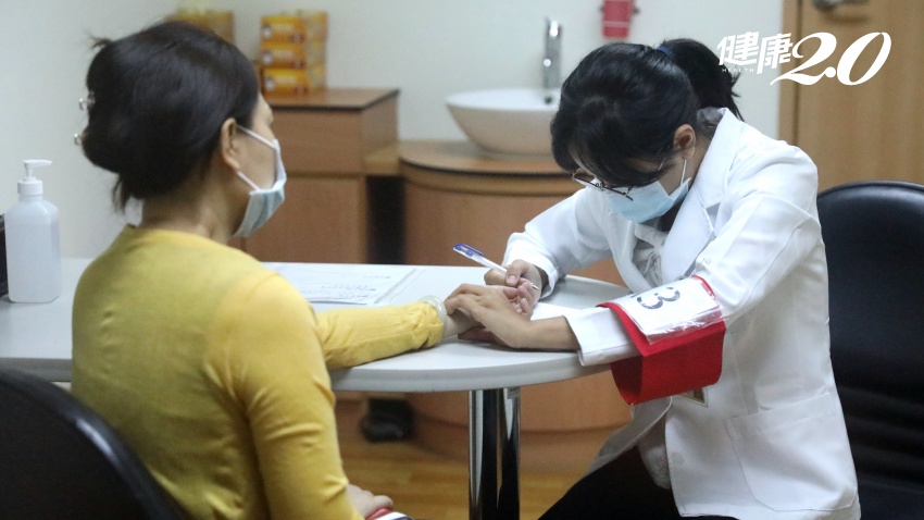 年輕的中醫師到底會不會看啊？花蓮<span style="color:#1BA42B;">慈濟</span>中醫師考試，望聞問切都要會