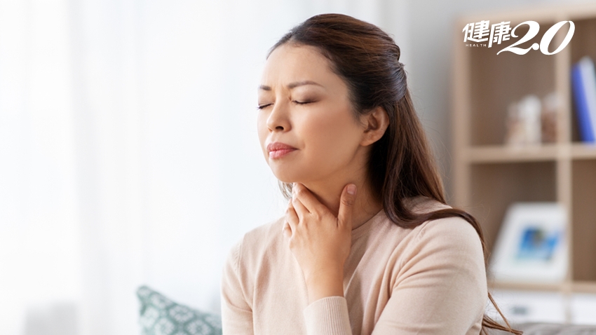 喉嚨異物感時好時壞，會自然好嗎？異物感怎麼來的？醫：沒灼熱感≠沒胃食道逆流