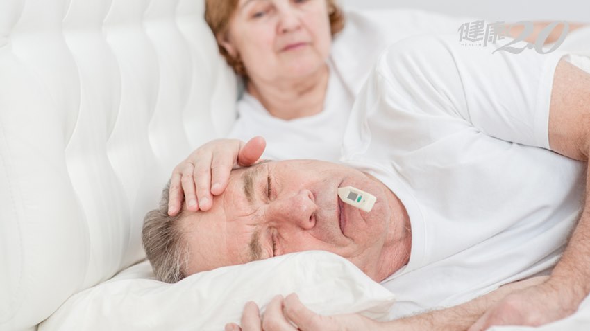 台大醫警告：小心「微溫」也可能染疫！注意老人4大非典型新冠症狀