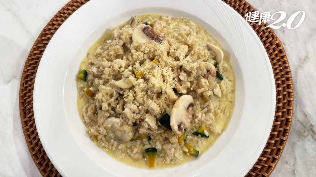 食譜／異國美食也顧健康！多種食材含維生素B3 幫助遠離皮膚病變－洋菇乾酪燉飯